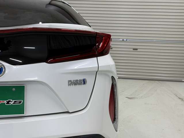 トヨタ プリウスＰＨＶ １．８ Ｓ ナビパッケージ H29年 (東北) 99