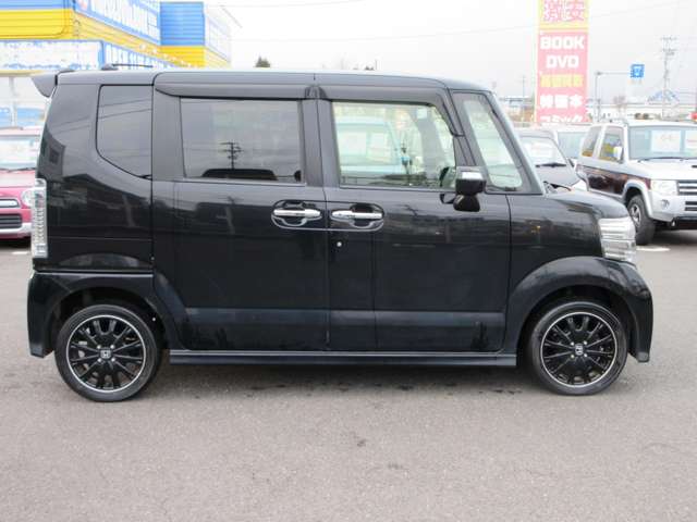 ホンダ Ｎ　ＢＯＸ ６６０ カスタムＧ ターボＳＳパッケージ ブラックスタイル４ＷＤ H29年 (東北) 99