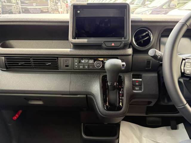 ホンダ Ｎ　ＢＯＸ カスタム ６６０ ターボ ブラック スタイル R8年 (近畿) 99