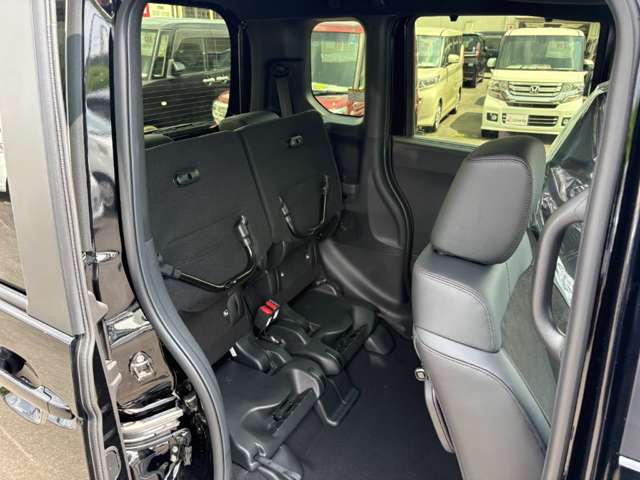 ホンダ Ｎ　ＢＯＸ カスタム ６６０ ターボ ブラック スタイル R8年 (近畿) 99