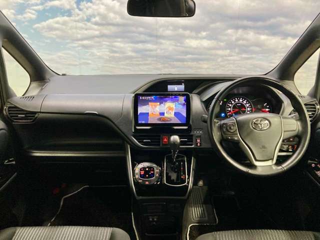 トヨタ ヴォクシー ２．０ ＺＳ 煌 ４ＷＤ H29年 (北海道) 99