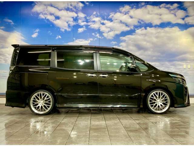 トヨタ ヴォクシー ２．０ ＺＳ 煌 ４ＷＤ H29年 (北海道) 99