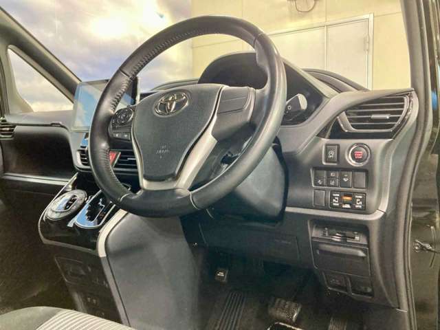 トヨタ ヴォクシー ２．０ ＺＳ 煌 ４ＷＤ H29年 (北海道) 99