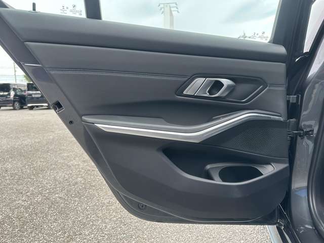 ＢＭＷ ３シリーズ ３２０Ｄ Ｘドライブ Ｍスポーツ ディーゼルターボ ４ＷＤ R1年 (関東) 99