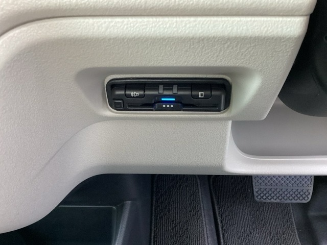 ホンダ Ｎ　ＢＯＸ ６６０ ファッションスタイル ２トーン R7年 (近畿) 99