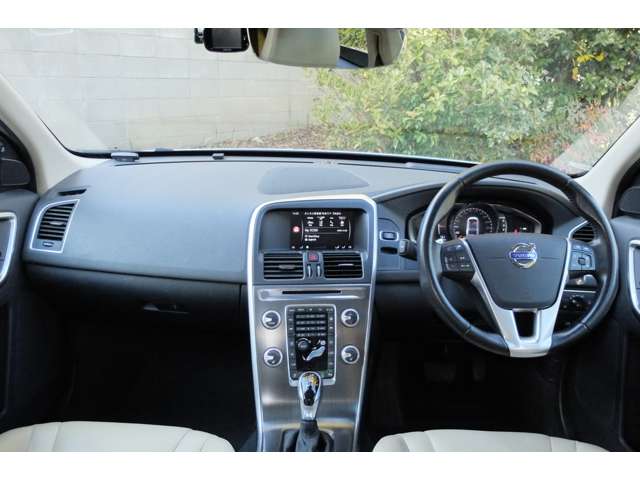 ボルボ ＸＣ６０ Ｄ４　ＳＥ H27年 (近畿) 99