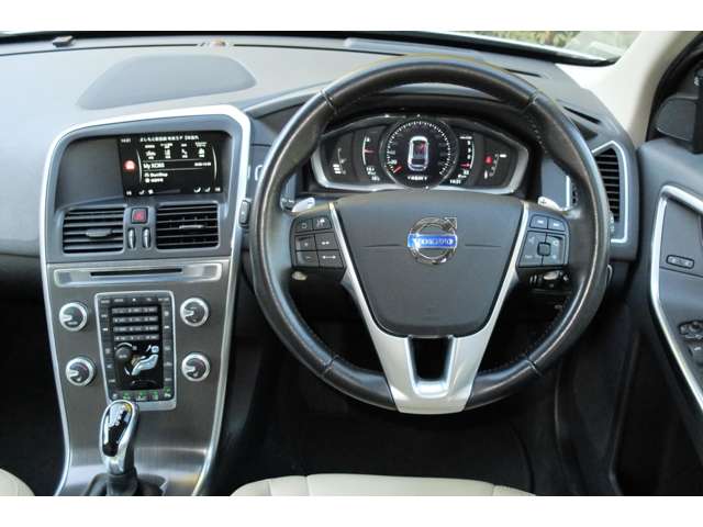 ボルボ ＸＣ６０ Ｄ４　ＳＥ H27年 (近畿) 99