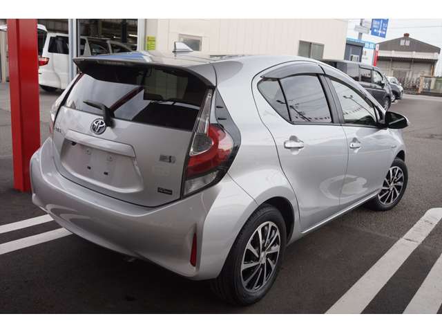 トヨタ アクア １．５ Ｇ R1年 (東海) 99