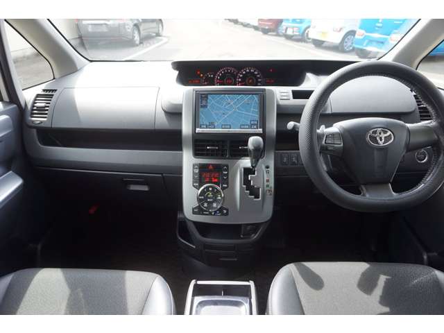トヨタ ヴォクシー ２．０ ＺＳ 煌Ｚ H25年 (東海) 99