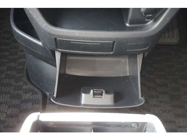 トヨタ ヴォクシー ２．０ ＺＳ 煌Ｚ H25年 (東海) 99