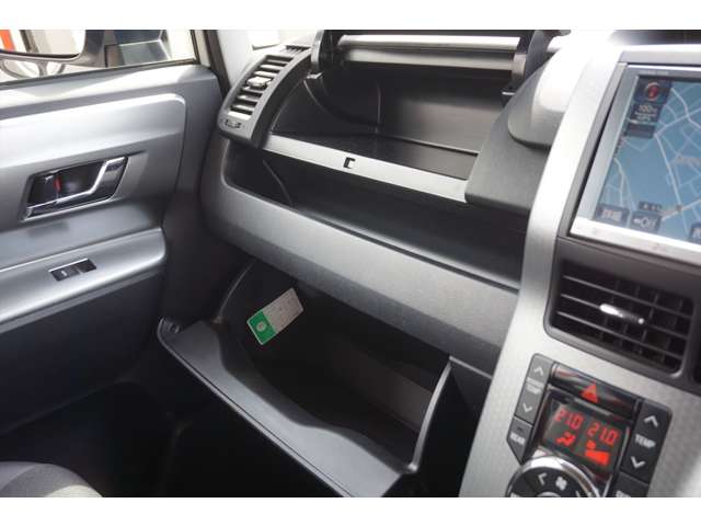 トヨタ ヴォクシー ２．０ ＺＳ 煌Ｚ H25年 (東海) 99