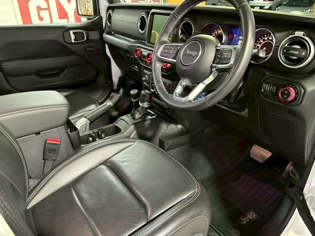 ジープ ラングラー　アンリミテッド アンリミテッド サハラ ２．０Ｌ ４ＷＤ R4年 (近畿) 99