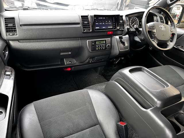 トヨタ ハイエースバン ２．８ スーパーＧＬ ダークプライムＩＩ ロングボディ ディーゼルターボ R4年 (関東) 99