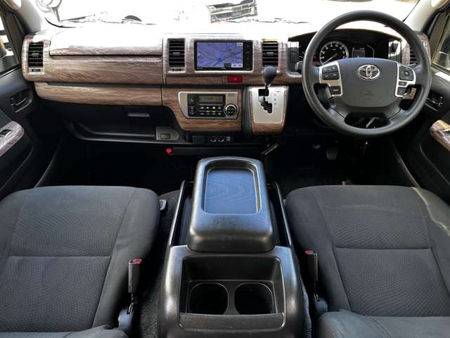 トヨタ ハイエースバン ２．８ スーパーＧＬ ロング ディーゼルターボ ４ＷＤ R2年 (関東) 99