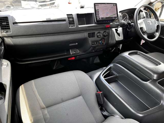 トヨタ ハイエースバン ２．８ ＤＸ ワイド スーパーロング ハイルーフ ディーゼルターボ ４ＷＤ R6年 (関東) 99