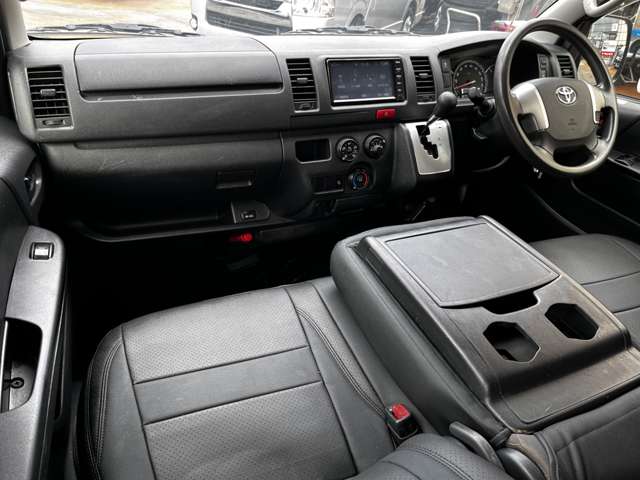 トヨタ ハイエースバン ２．８ ＤＸ ロング ディーゼルターボ ４ＷＤ R2年 (関東) 99