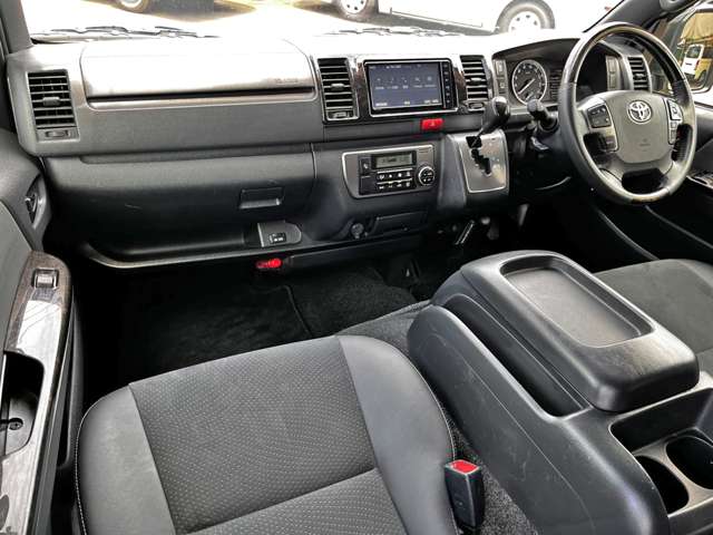 トヨタ ハイエースバン ２．８ スーパーＧＬ ダークプライムＩＩ ロングボディ ディーゼルターボ R2年 (関東) 99