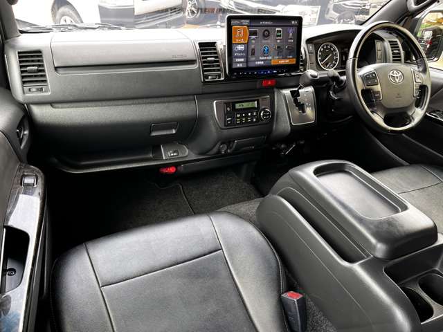 トヨタ ハイエースバン ２．８ スーパーＧＬ ダークプライムＩＩ ロングボディ ディーゼルターボ R2年 (関東) 99