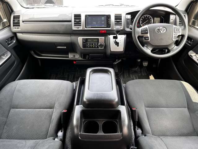 トヨタ ハイエースバン ２．０ スーパーＧＬ ロング R2年 (関東) 99