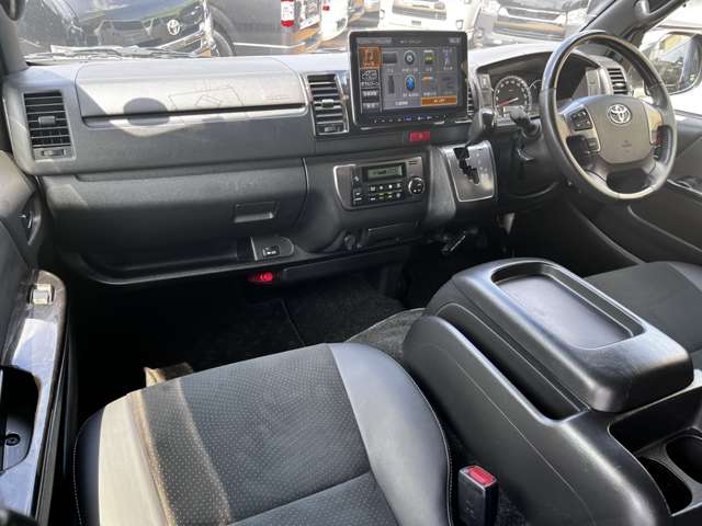 トヨタ レジアスエースバン ２．８ スーパーＧＬ ダークプライムＩＩ ロングボディ ディーゼルターボ ４ＷＤ R1年 (関東) 99