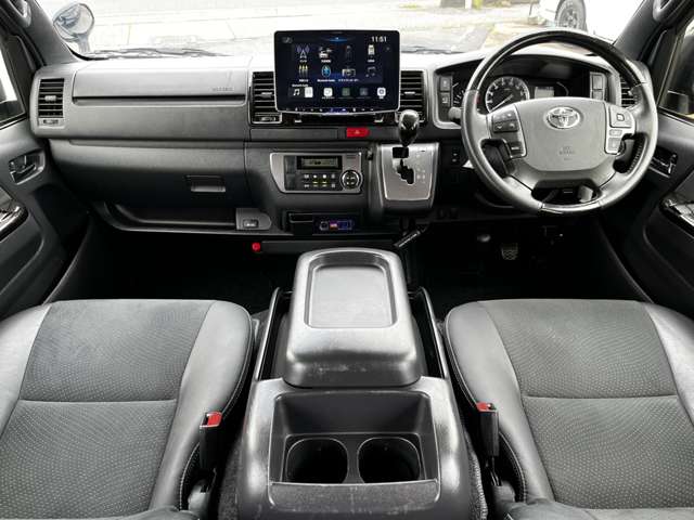 トヨタ ハイエースバン ２．０ スーパーＧＬ ダークプライムＩＩ ロングボディ R4年 (関東) 99