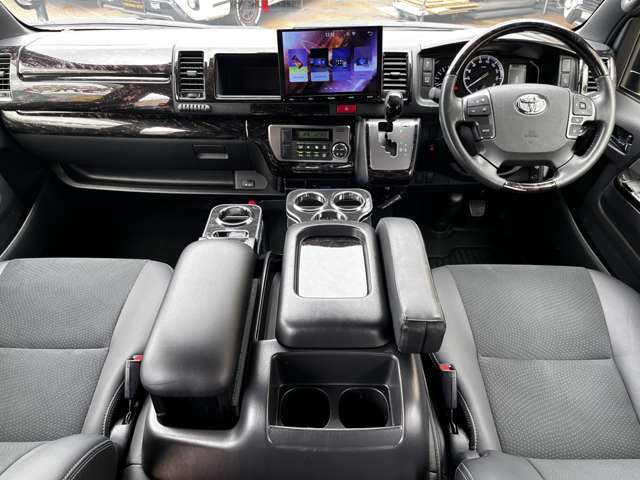 トヨタ ハイエースバン ２．７ スーパーＧＬ ダークプライムＩＩ ワイド ミドルルーフ ロングボディ ４ＷＤ R4年 (関東) 99