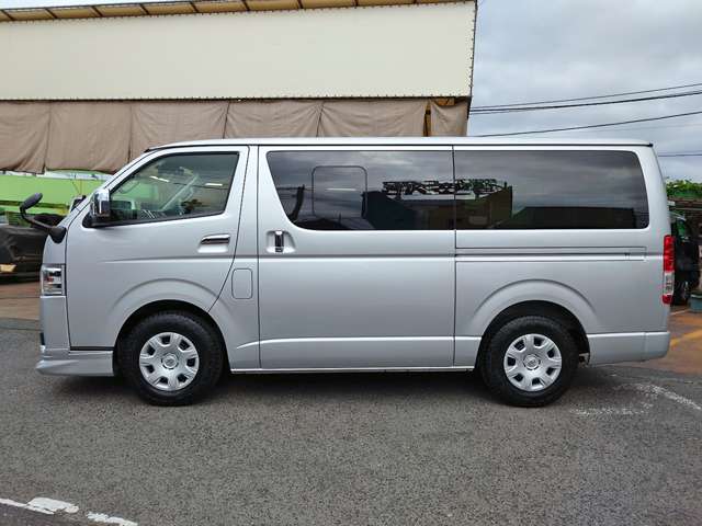 トヨタ ハイエースバン ２．０ スーパーＧＬ ロング R4年 (関東) 99