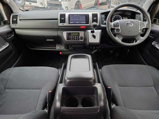 トヨタ ハイエースバン ２．０ スーパーＧＬ ロング R4年 (関東) 99