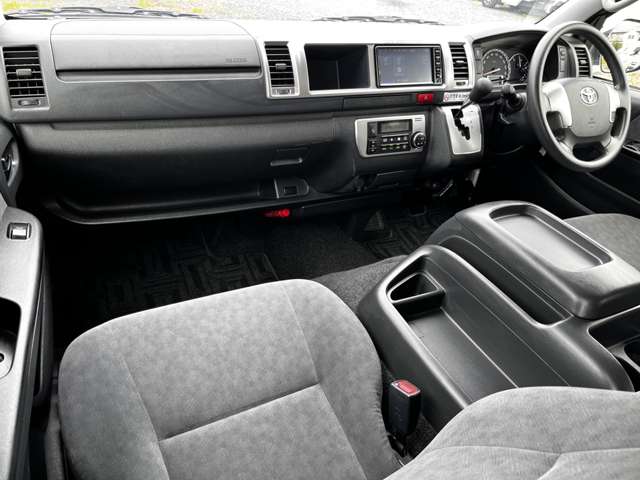 トヨタ ハイエースワゴン ２．７ グランドキャビン ４ＷＤ H30年 (関東) 99