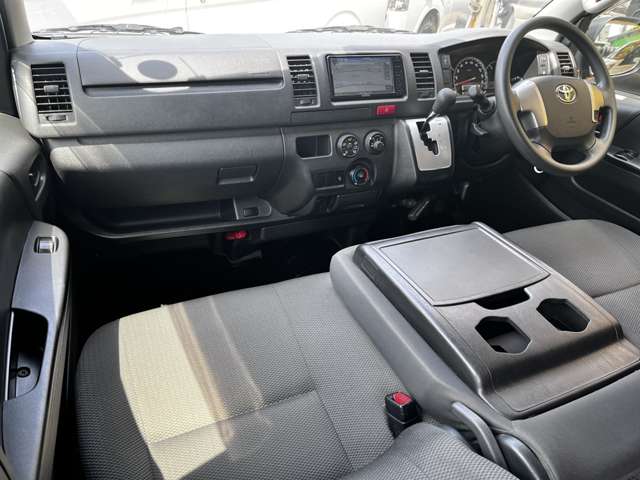 トヨタ ハイエースバン ２．８ ＤＸ ロング ディーゼルターボ ４ＷＤ R2年 (関東) 99