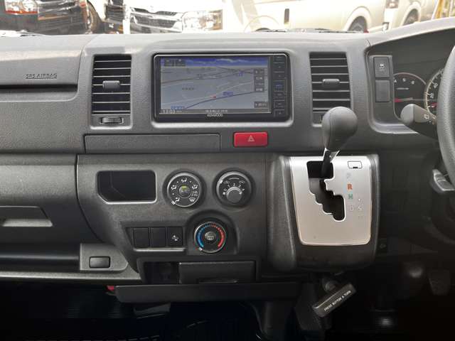 トヨタ ハイエースバン ２．８ ＤＸ ロング ディーゼルターボ ４ＷＤ R2年 (関東) 99