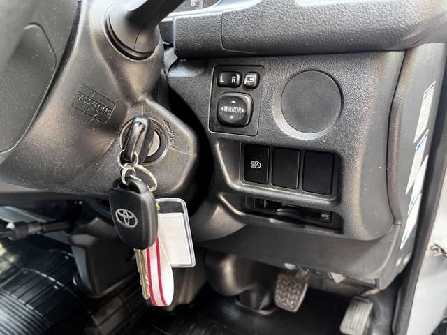 トヨタ ハイエースバン ２．８ ＤＸ ロング ディーゼルターボ ４ＷＤ R2年 (関東) 99