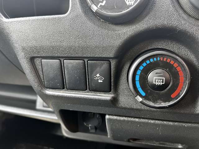トヨタ ハイエースバン ２．８ ＤＸ ロング ディーゼルターボ ４ＷＤ R2年 (関東) 99