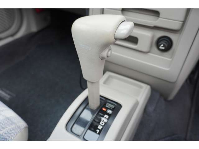 日産 ラシーン １．５ タイプＩＩＩ ４ＷＤ H7年 (関東) 99