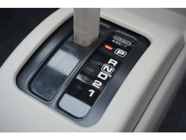 日産 ラシーン １．５ タイプＩＩＩ ４ＷＤ H7年 (関東) 99
