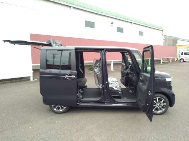 ホンダ Ｎ　ＢＯＸ カスタム ６６０ R7年 (東海) 99