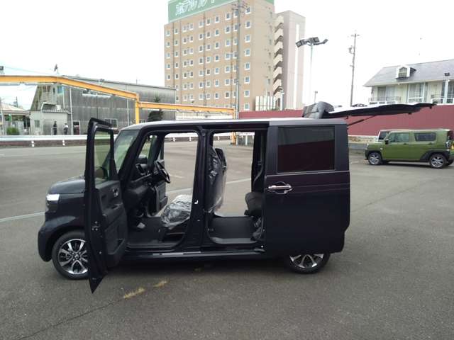 ホンダ Ｎ　ＢＯＸ カスタム ６６０ R7年 (東海) 99