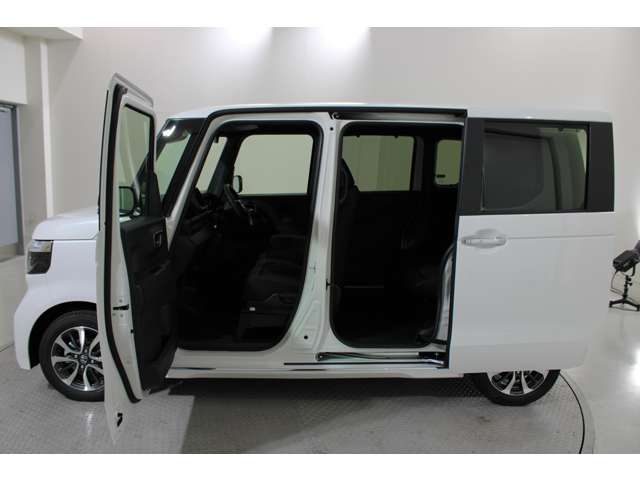 ホンダ Ｎ　ＢＯＸ カスタム ６６０ R8年 (近畿) 99