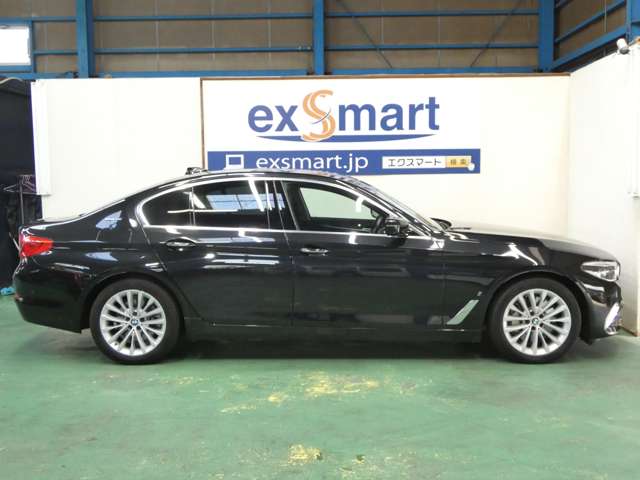 ＢＭＷ ５シリーズ ５３０Ｅ Ｉパフォーマンス ラグジュアリー R1年 (関東) 99