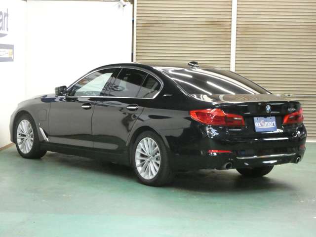 ＢＭＷ ５シリーズ ５３０Ｅ Ｉパフォーマンス ラグジュアリー R1年 (関東) 99