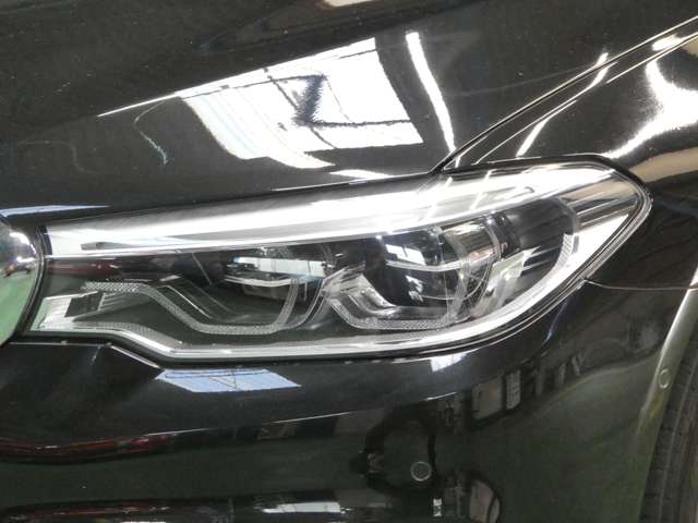 ＢＭＷ ５シリーズ ５３０Ｅ Ｉパフォーマンス ラグジュアリー R1年 (関東) 99