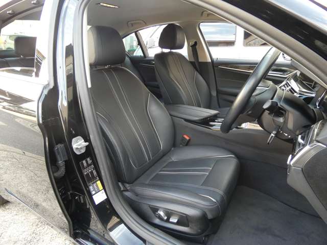 ＢＭＷ ５シリーズ ５３０Ｅ Ｉパフォーマンス ラグジュアリー R1年 (関東) 99