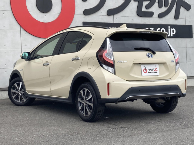 トヨタ アクア １．５ クロスオーバー グラム R1年 (四国) 99