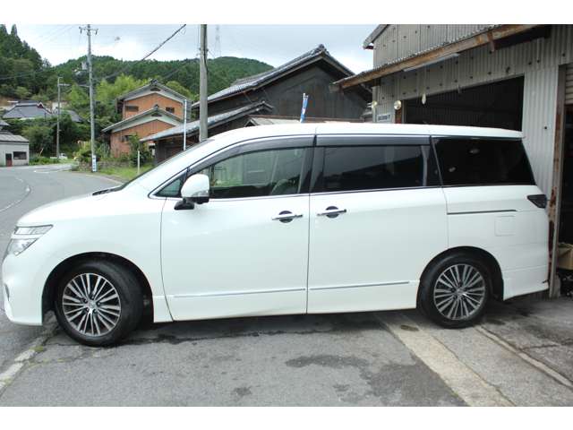 日産 エルグランド ２．５ ２５０ハイウェイスター H26年 (近畿) 99