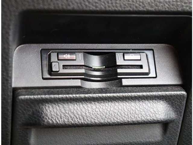 トヨタ ヴォクシー ２．０ ＺＳ 煌ＩＩ R1年 (関東) 99