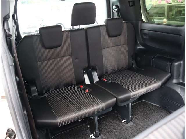 トヨタ ヴォクシー ２．０ ＺＳ 煌ＩＩ R1年 (関東) 99