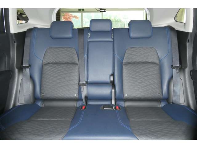 日産 ノート １．２ ＡＵＴＥＣＨ ＦＯＵＲ ４ＷＤ R3年 (東北) 99
