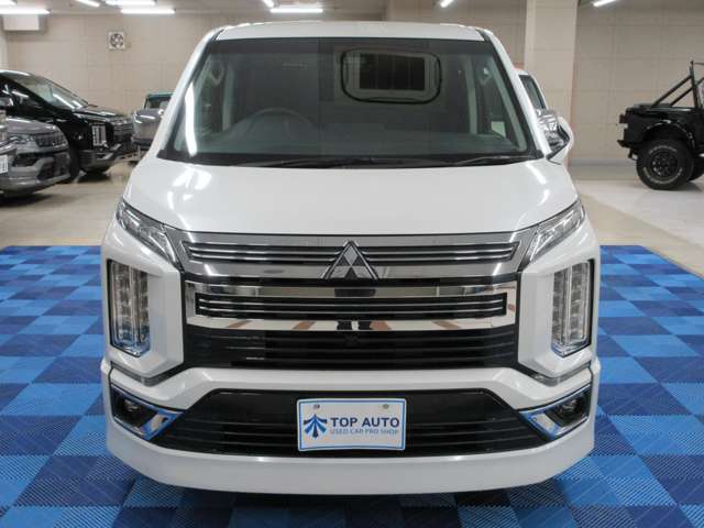 三菱 デリカ　Ｄ：５ アーバンギア ２．２ Ｇ パワーパッケージ ディーゼルターボ ４ＷＤ R1年 (関東) 99