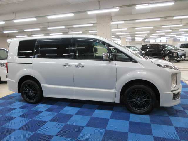三菱 デリカ　Ｄ：５ アーバンギア ２．２ Ｇ パワーパッケージ ディーゼルターボ ４ＷＤ R1年 (関東) 99
