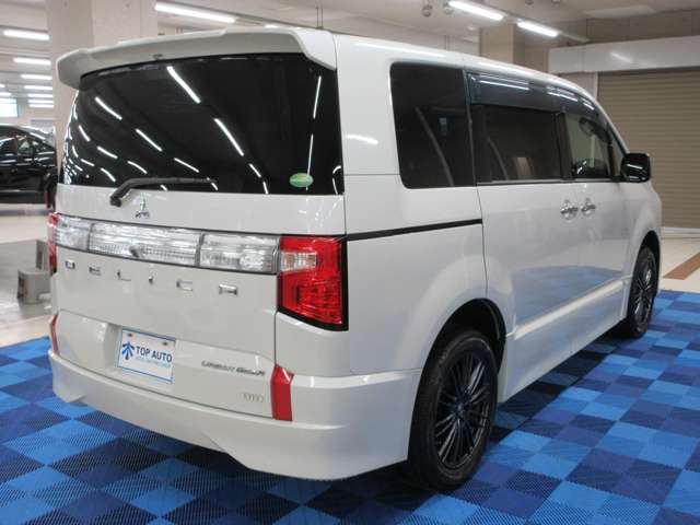 三菱 デリカ　Ｄ：５ アーバンギア ２．２ Ｇ パワーパッケージ ディーゼルターボ ４ＷＤ R1年 (関東) 99